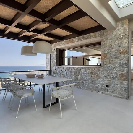 Vila Apollo Yard